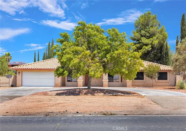 Photo 3 of Sale Pending at 13425 Rincon, Apple Valley, CA 92308 | MLS# HD26175395 | Listing updated on 2026-09-30