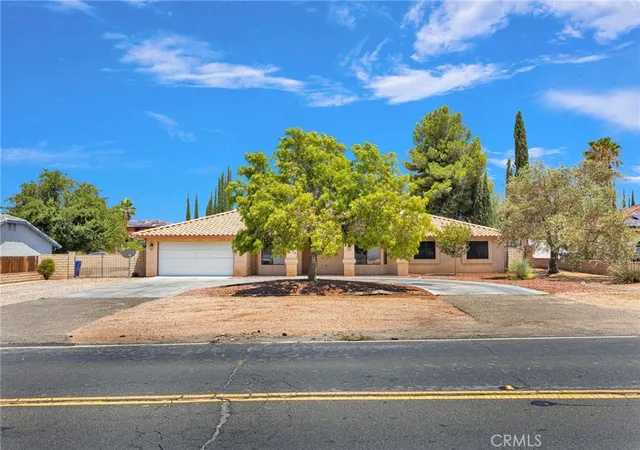 Photo 3 of Sale Pending at 13425 Rincon, Apple Valley, CA 92308 | MLS# HD26175395 | Listing updated on 2026-09-30