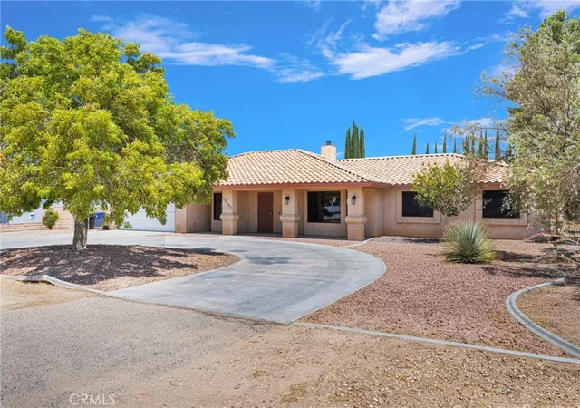 Photo 4 of Sale Pending at 13425 Rincon, Apple Valley, CA 92308 | MLS# HD26175395 | Listing updated on 2026-09-30
