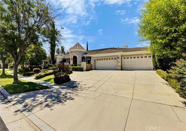 Photo 3 of Mansion for sale at 1660 Alamitos, Corona, CA 92881 | MLS# IG26176193 | Listing updated on 2026-10-12