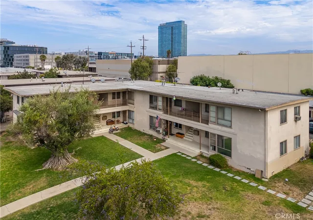 Photo 2 of Sale Pending at 5713 Corbett, Los Angeles, CA 90016 | MLS# OC26158092 | Listing updated on 2026-09-23