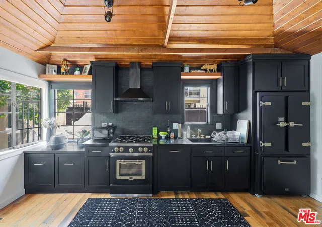 Photo 1 of Single family home for sale at 526 Victoria Ave, Venice, CA 90291 | MLS# 26871373 | Listing updated on 2026-09-03