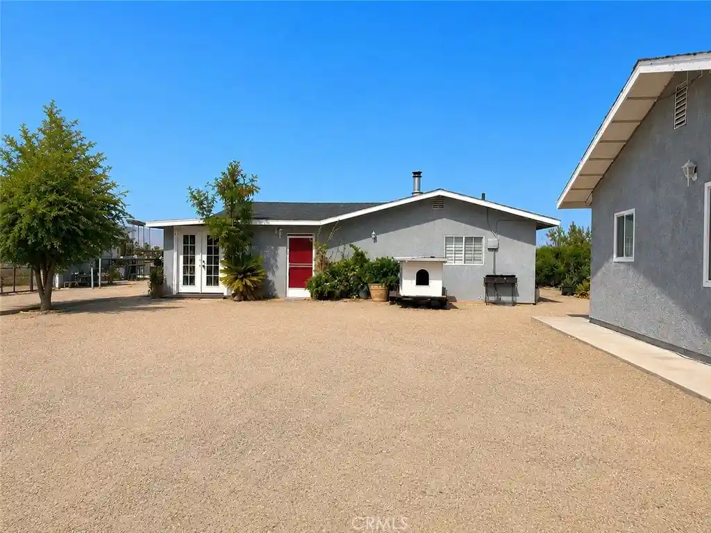 Photo 1 of Single family home for sale at 9530 Anza, Lucerne Valley, CA 92356 | MLS# IG26176437 | Listing updated on 2026-10-18