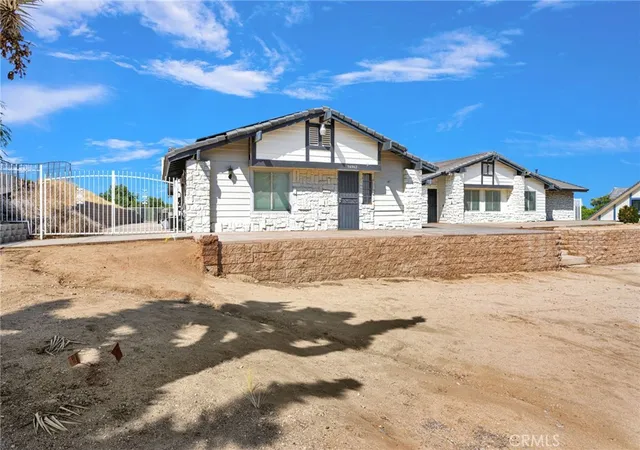 Photo 2 of Single family home for sale at 14942 Riverside Dr, Apple Valley, CA 92307 | MLS# HD26176479 | Listing updated on 2026-10-31