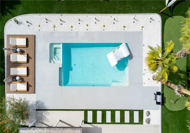 Photo 2 of Single family home for sale at 515 N Burton Way, Palm Springs, CA 92262 | MLS# OC26176156 | Listing updated on 2026-09-27