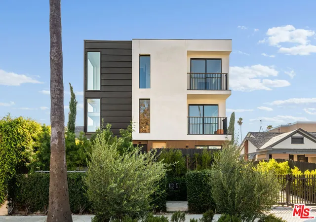 Multi family home for sale at 923 N Mariposa Ave, Los Angeles, CA 90029 | MLS# 26869087