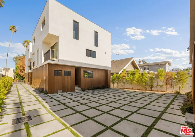 Photo 3 of Multi family home for sale at 923 N Mariposa Ave, Los Angeles, CA 90029 | MLS# 26869087 | Listing updated on 2026-09-17