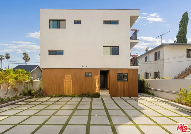 Photo 4 of Multi family home for sale at 923 N Mariposa Ave, Los Angeles, CA 90029 | MLS# 26869087 | Listing updated on 2026-09-17