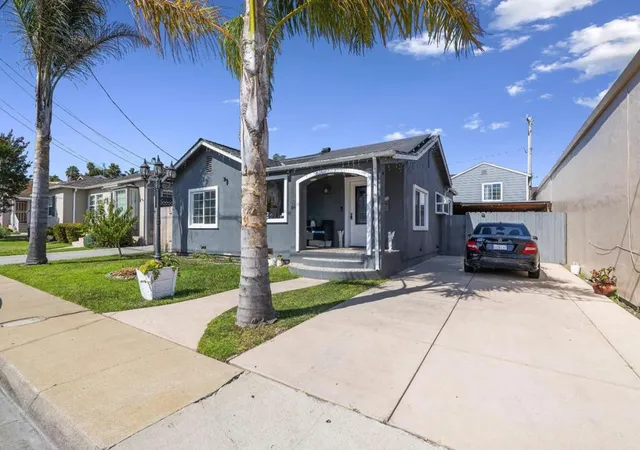 Photo 3 of Single family home for sale at 12 Eastern Dr, Watsonville, CA 95076 | MLS# ML82057451 | Listing updated on 2026-08-31