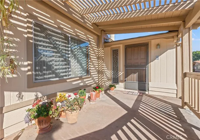 Photo 3 of Manufactured home for sale at 5200 Irvine Blvd #61, Irvine, CA 92620 | MLS# PW26175984 | Listing updated on 2026-10-28