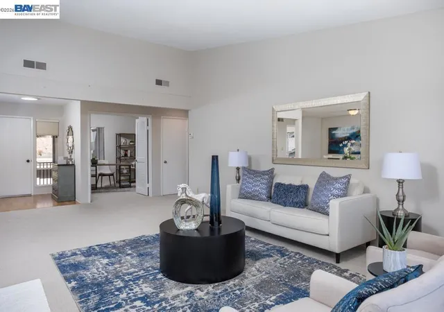 Listing Photo 5 - Condo for sale in building located at 1985 Cactus Ct, Walnut Creek, CA 94595 - Unit #3