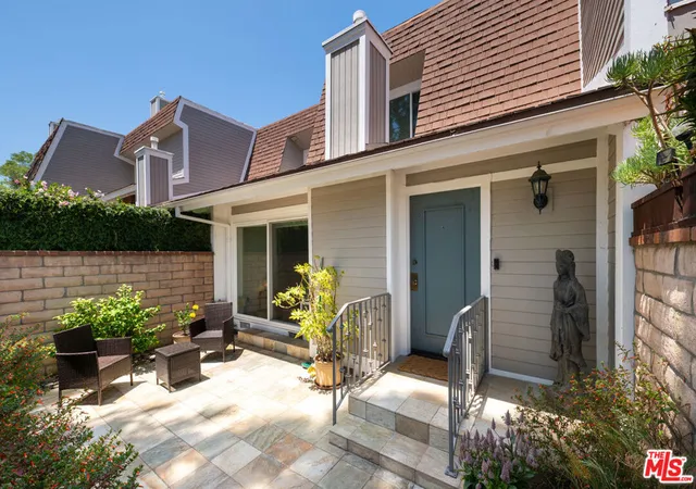 Photo 3 of Condo for sale at 13011 Mindanao Way #4, Marina Del Rey, CA 90292 | MLS# 26871481 | Listing updated on 2026-10-09