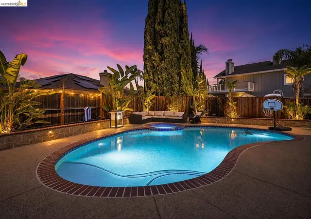 Photo 2 of Single family home for sale at 1529 Thistle Ct, Oakley, CA 94561 | MLS# 41144776 | Listing updated on 2026-10-07