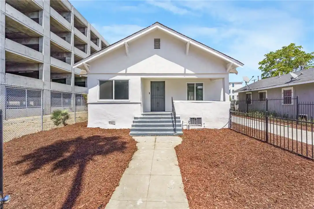 Photo 1 of Multi family home for sale at 925 West 84th, Los Angeles, CA 90044 | MLS# DW26176885 | Listing updated on 2026-08-30