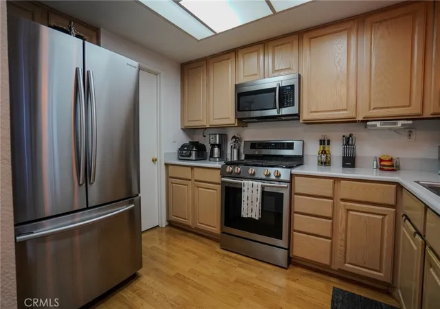 Listing Photo 3 - Condo for sale in building located at 15735 Nordhoff, Los Angeles, CA 91343 - Unit #26