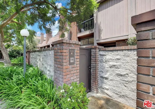 Photo 3 of Condo for sale at 4622 Glencoe Ave #4, Marina Del Rey, CA 90292 | MLS# 26870699 | Listing updated on 2026-09-29