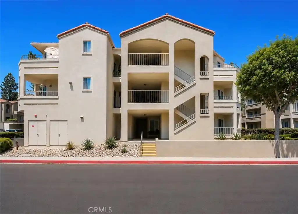 Listing Photo 1 - Condo for sale in 1030 Vis Del Cerro Dr located at 1030 Vis Del Cerro Dr, Corona, CA 92879 - Unit #104