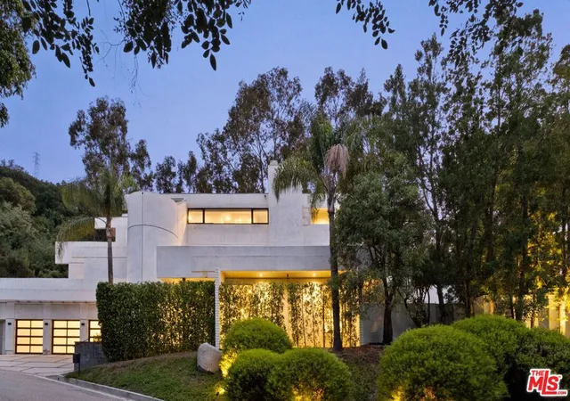 Photo 1 of Mansion for sale at 11210 Briarcliff Ln, Studio City, CA 91604 | MLS# 26871529 | Listing updated on 2026-10-05