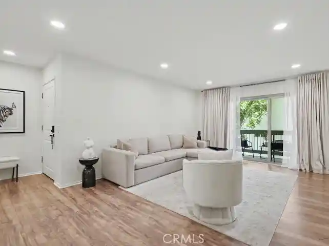 Listing Photo 1 - Condo for sale in 23677 Park Capri located at 23677 Park Capri, Calabasas, CA 91302 - Unit #20