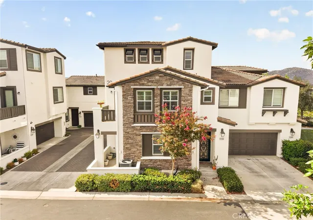 Photo 3 of Condo for sale at 31865 Calle Luz, Temecula, CA 92592 | MLS# SW26176650 | Listing updated on 2026-09-13
