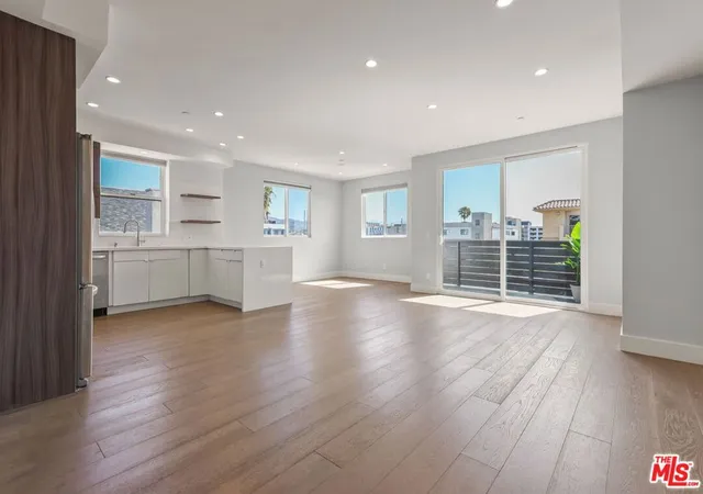 Photo 2 of Condo for sale at 935 N Hudson Ave #401, Los Angeles, CA 90038 | MLS# 26870443 | Listing updated on 2026-09-22
