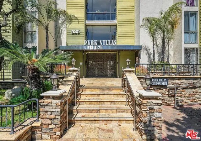 Listing Photo 4 - Condo for sale in Park Villas located at 525 S Ardmore Ave, Los Angeles, CA 90020 - Unit #335