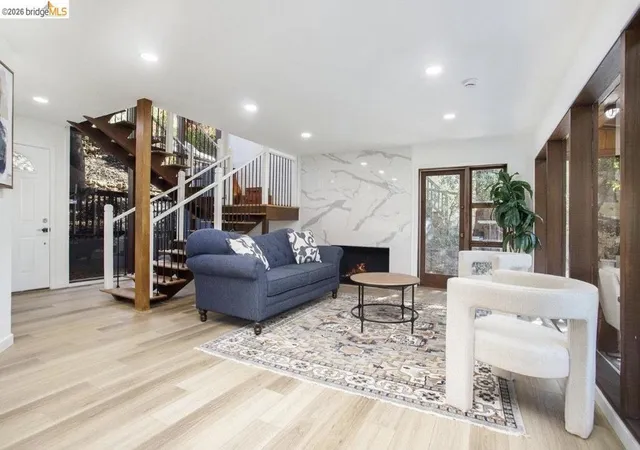 Photo 3 of Single family home for sale at 6855 Gunn Dr, Oakland, CA 94611 | MLS# 41144852 | Listing updated on 2026-10-05