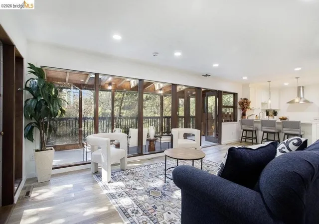 Photo 4 of Single family home for sale at 6855 Gunn Dr, Oakland, CA 94611 | MLS# 41144852 | Listing updated on 2026-10-05