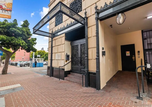 Listing Photo 1 - Condo for sale in building located at 950 6Th Ave, San Diego, CA 92101 - Unit #541