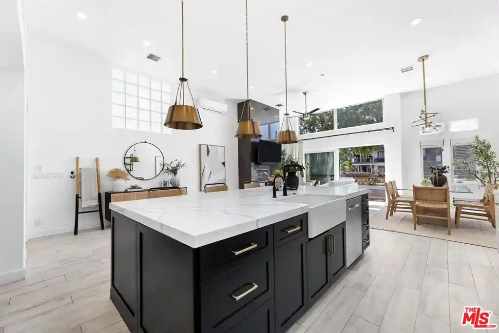 Photo 1 of Single family home for sale at 2331 Eastern Cnl, Venice, CA 90291 | MLS# 26866461 | Listing updated on 2026-10-13