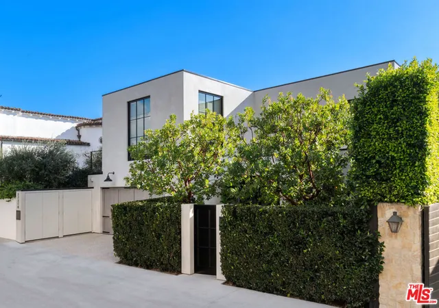 Photo 3 of Single family home for sale at 27218 Pacific Coast Hwy, Malibu, CA 90265 | MLS# 26871997 | Listing updated on 2026-09-13