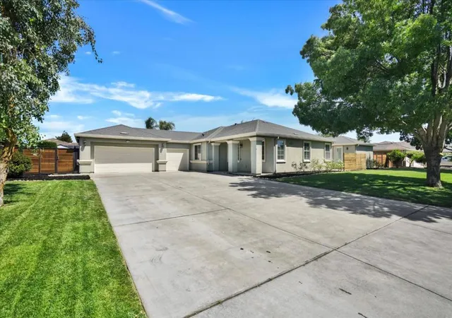 Photo 1 of Single family home for sale at 28252 S Lindly Ln, Tracy, CA 95304 | MLS# ML82057581 | Listing updated on 2026-10-12