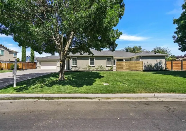 Photo 3 of Single family home for sale at 28252 S Lindly Ln, Tracy, CA 95304 | MLS# ML82057581 | Listing updated on 2026-10-12