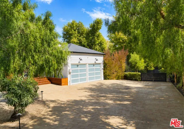 Photo 3 of Single family home for sale at 6316 Busch Dr, Malibu, CA 90265 | MLS# 26871859 | Listing updated on 2026-09-11