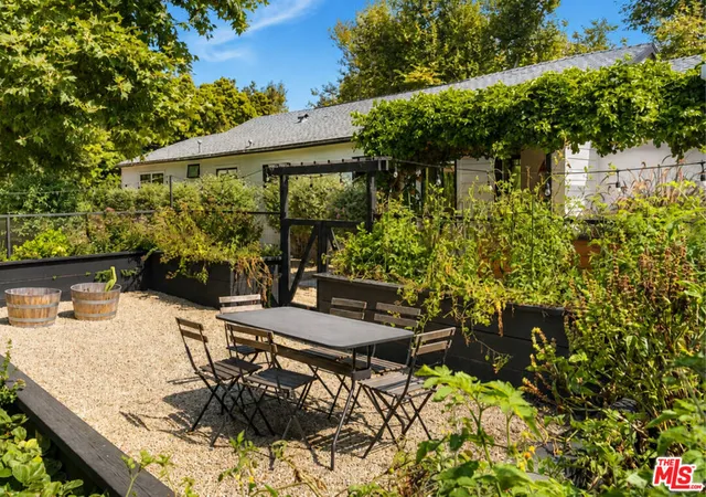 Photo 4 of Single family home for sale at 6316 Busch Dr, Malibu, CA 90265 | MLS# 26871859 | Listing updated on 2026-09-11