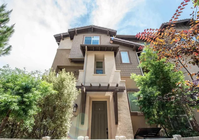 Townhouse for sale at 1164 Via Lucero, Oceanside, CA 92056 | MLS# 260019830SD
