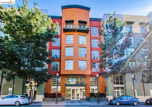 Listing Photo 1 - Condo for sale in building located at 585 9Th St, Oakland, CA 94607 - Unit #335