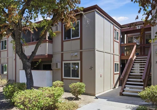 Photo 3 of Sale Pending at 5533 Adobe Fls Rd #3, San Diego, CA 92120 | MLS# 260019834SD | Listing updated on 2026-09-12