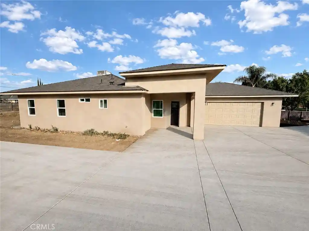 Photo 1 of Single family home for sale at 937 East St, Los Banos, CA 93635 | MLS# MC26177458 | Listing updated on 2026-10-17