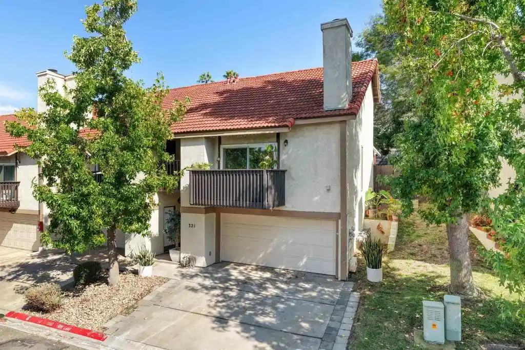 Listing Photo 1 - Condo for sale in 321 Windy Ln located at 321 Windy Ln, Vista, CA 92083 - Unit 321 Windy Ln