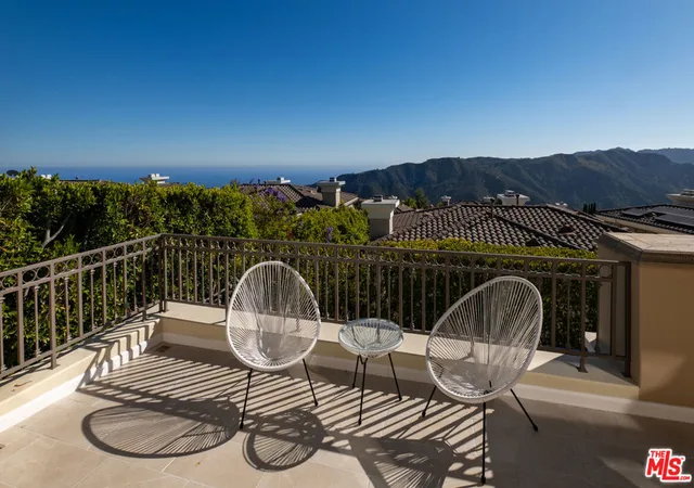 Photo 4 of Single family home for sale at 16658 Calle Brittany, Pacific Palisades, CA 90272 | MLS# 26852575 | Listing updated on 2026-10-02
