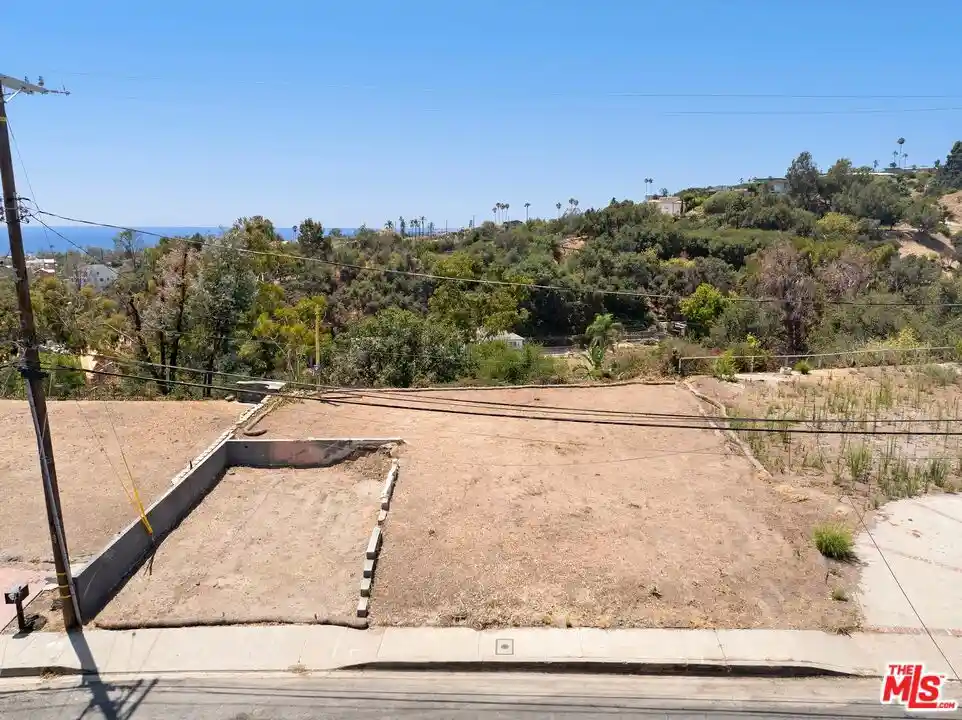 Photo 1 of Land for sale at 1067 Las Pulgas Rd, Pacific Palisades, CA 90272 | MLS# 26871655 | Listing updated on 2026-10-21