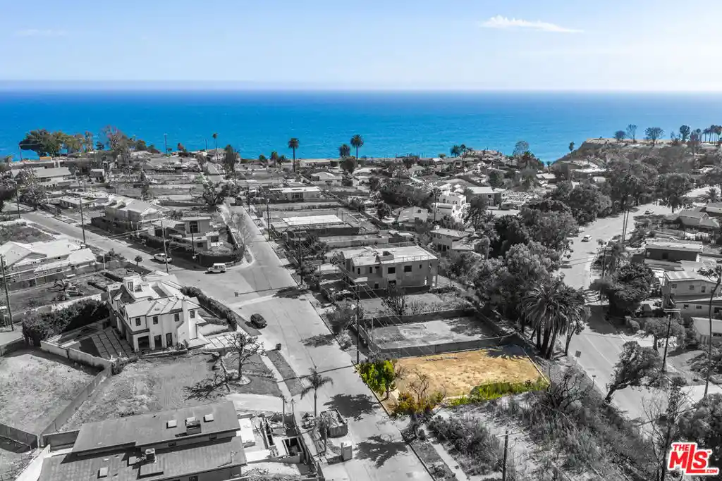 Photo 1 of Land for sale at 515 N Las Casas Ave, Pacific Palisades, CA 90272 | MLS# 26870517 | Listing updated on 2026-08-21