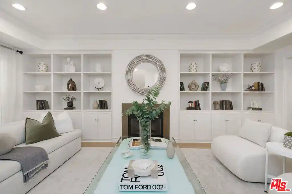 Photo 1 of Condo for sale at 11723 Mayfield Ave #4, Los Angeles, CA 90049 | MLS# 26872237 | Listing updated on 2026-10-20