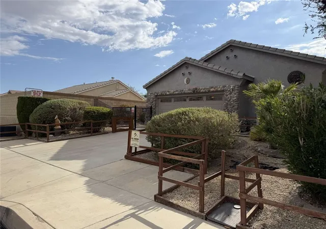Photo 2 of Single family home for sale at 43963 Glenraven Rd, Lancaster, CA 93535 | MLS# FR26176515 | Listing updated on 2026-09-29