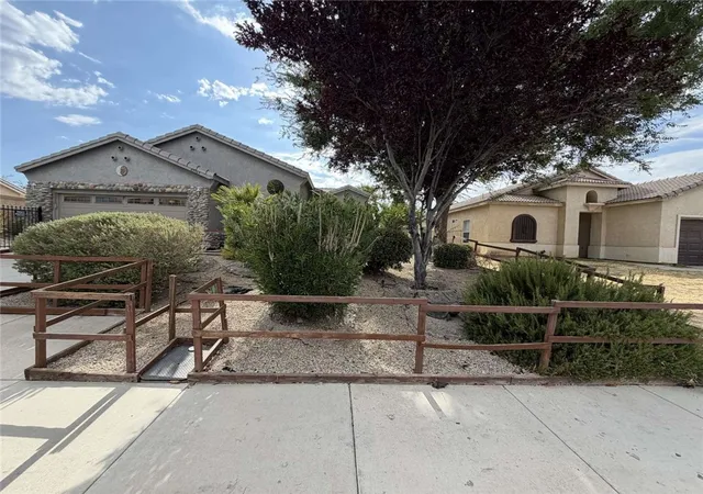 Photo 3 of Single family home for sale at 43963 Glenraven Rd, Lancaster, CA 93535 | MLS# FR26176515 | Listing updated on 2026-09-29