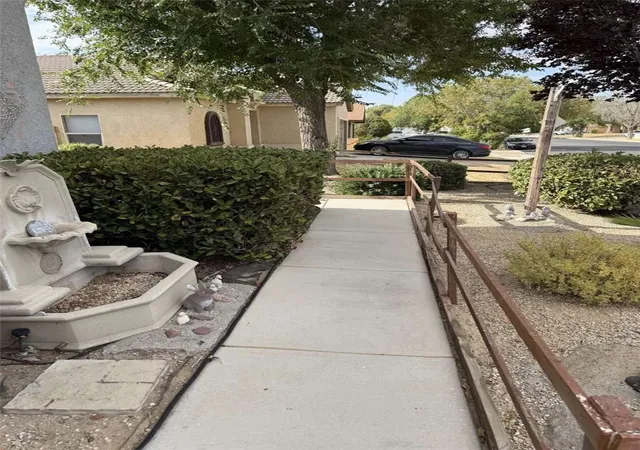 Photo 4 of Single family home for sale at 43963 Glenraven Rd, Lancaster, CA 93535 | MLS# FR26176515 | Listing updated on 2026-09-29