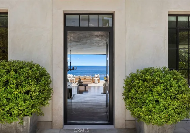 Photo 3 of Single family home for sale at 33360 Pacific Coast Hwy, Malibu, CA 90265 | MLS# LC26130728 | Listing updated on 2026-09-13