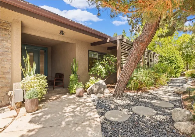 Photo 3 of Single family home for sale at 2275 N La Paz, Claremont, CA 91711 | MLS# CV26167655 | Listing updated on 2026-09-24