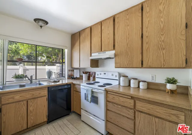 Listing Photo 1 - Condo for sale in building located at 18515 Mayall St, Los Angeles, CA 91324 - Unit #K